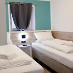 Apartment Hive An Der B6